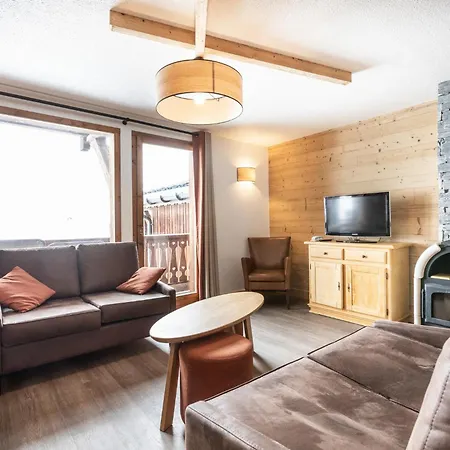 瓦尔查维尔里贝康公寓酒店 3*